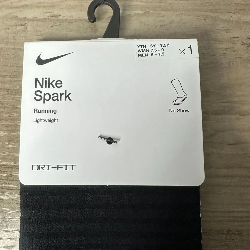 NWT Nike Unisex Spark Lightweight No Show Run Socks Black Size Small (DA359-010)